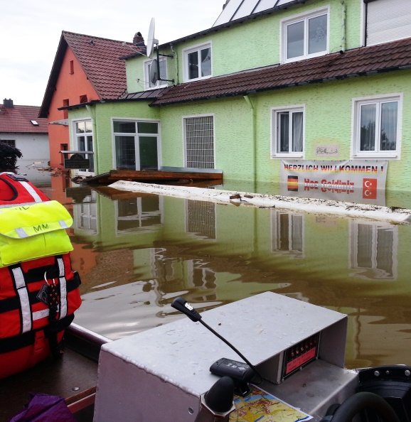 Deutschland – Hilfe für Hochwasser geschädigte Moschee