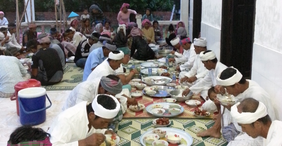 2015-11-20_villagers_iftar_dinnerslider1