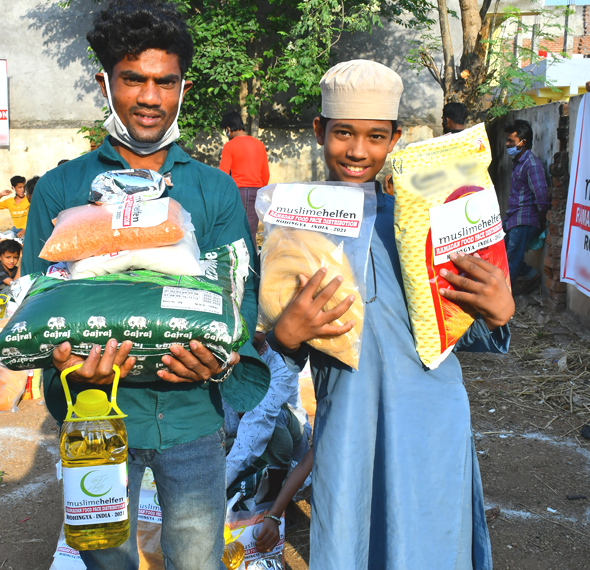 Bei der Verteilung von Lebensmittelpaketen im Ramadan konnten 928 bedürftige Familien berücksichtigt werden