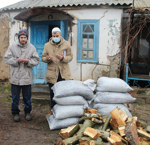 an 114 bedürftige Familien konnte Kohle zum Heizen und Kochen als Winterhilfe  verteilt werden