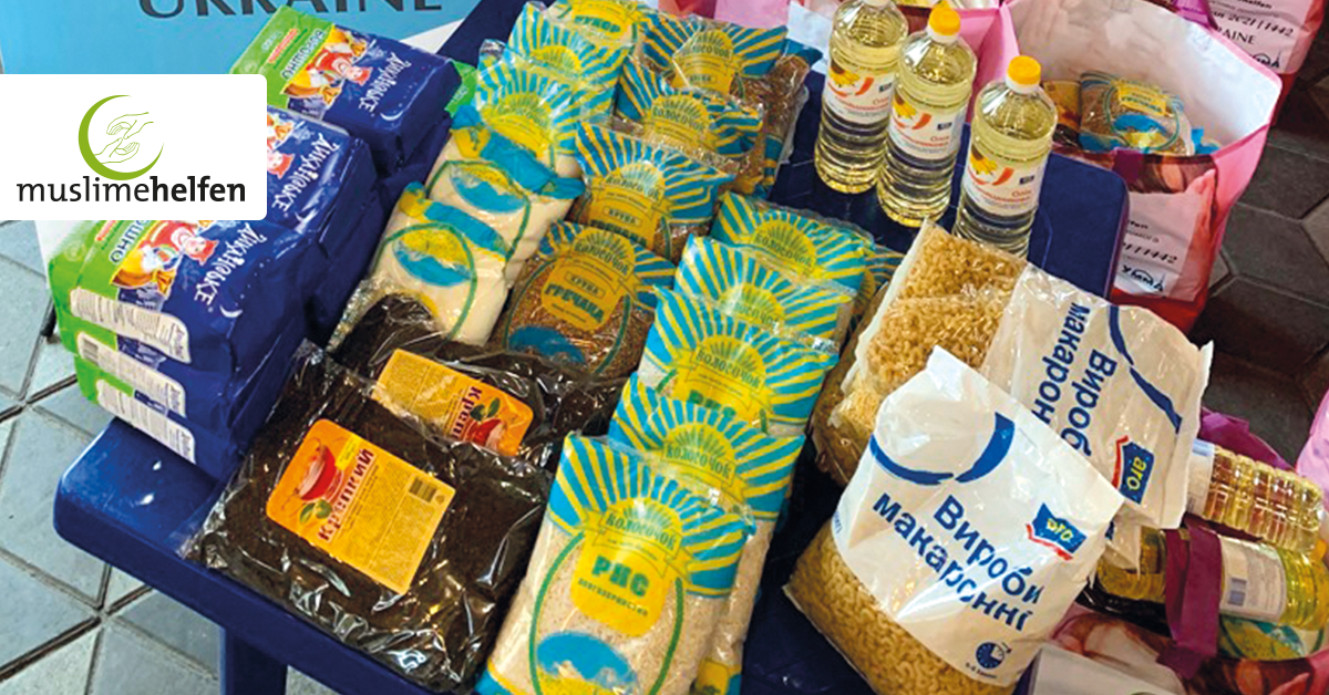 Ukraine: Ein Lebensmittelpaket enthielt Mehl, Reis, Buchweizen, Nudeln, Zucker, Tee und Speiseöl.