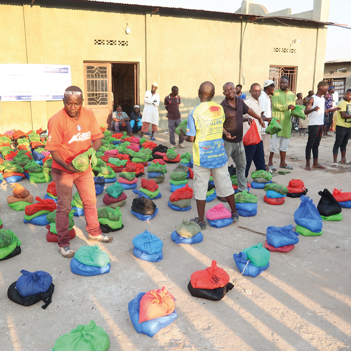 Opfer und Armenspeisung_Burundi 2022_web-Kurban_2022