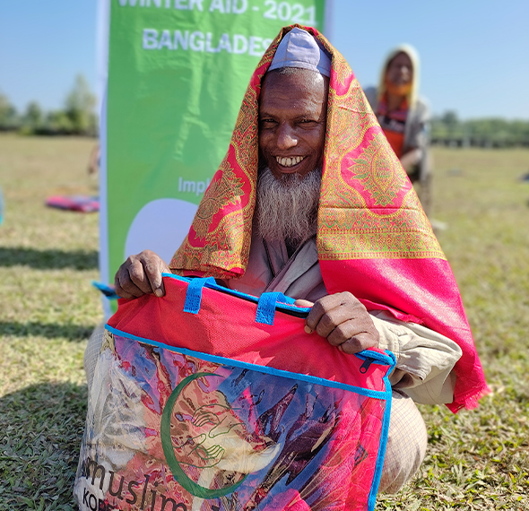 Bei der Verteilung von WInterhilfe im Norden von Bangladesch konnten 1.000 bedürftige Familien berücksichtigt werden