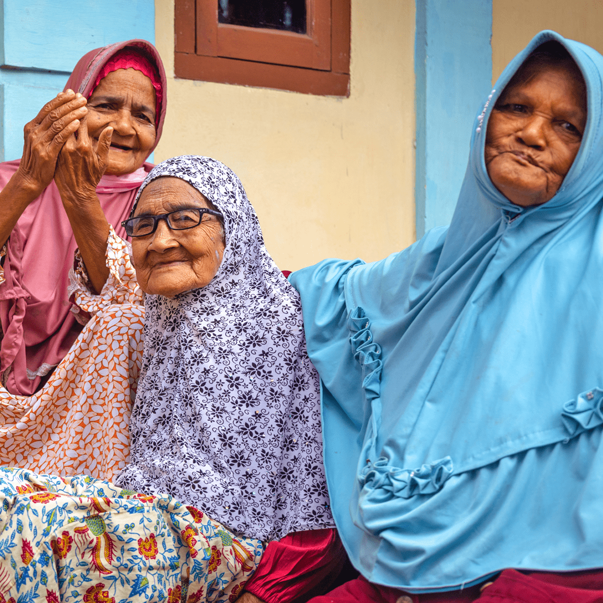 Indonesien Dua Frauen Ramadan 2022-min